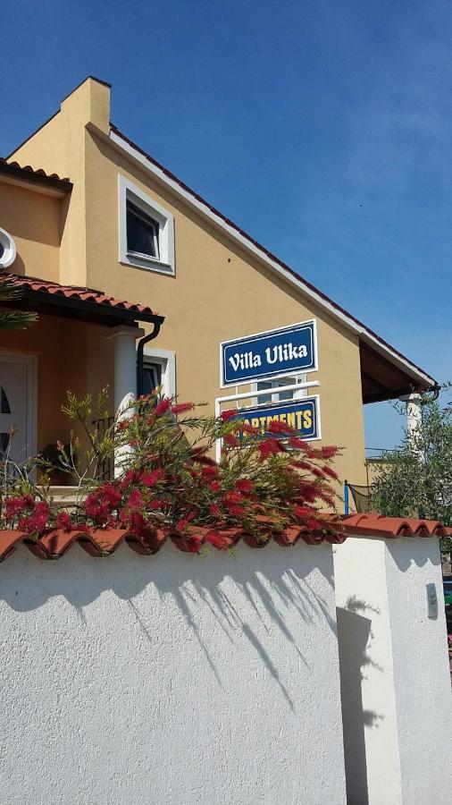 Villa Ulika - 3 Apt For 4 Persons Pula Ngoại thất bức ảnh