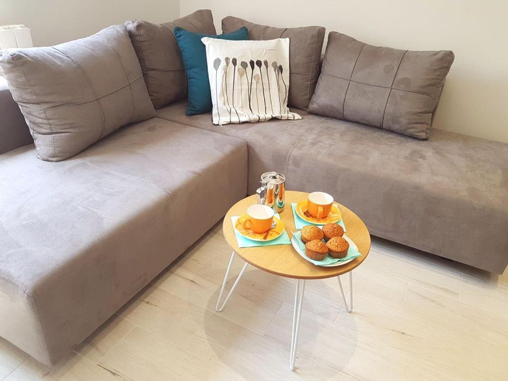 Villa Ulika - 3 Apt For 4 Persons Pula Ngoại thất bức ảnh