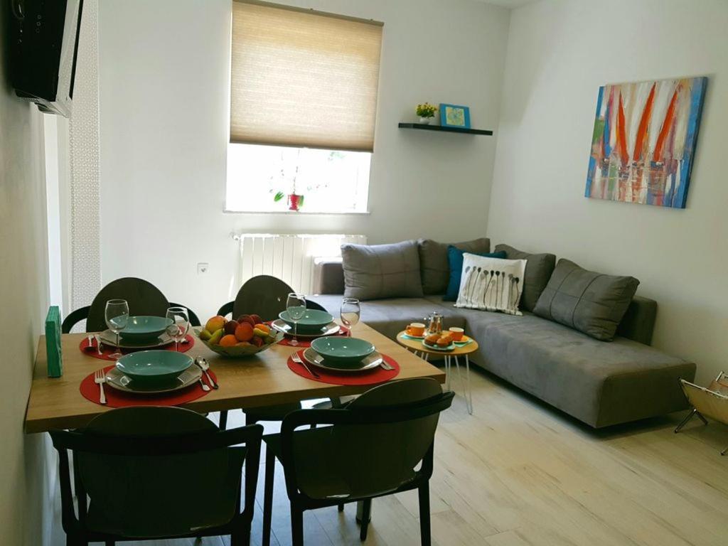 Villa Ulika - 3 Apt For 4 Persons Pula Ngoại thất bức ảnh